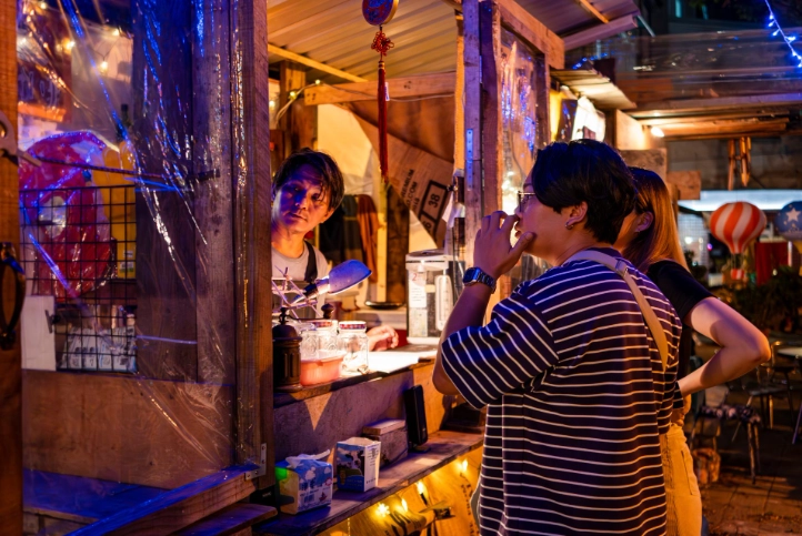 台北深夜咖啡廳