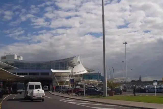 奧克蘭機場介紹