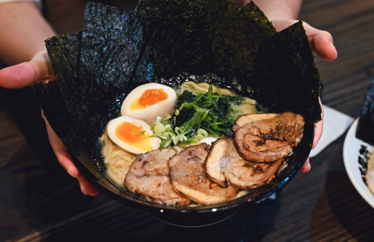 台北24小時拉麵全攻略：深夜美食地圖與實用指南