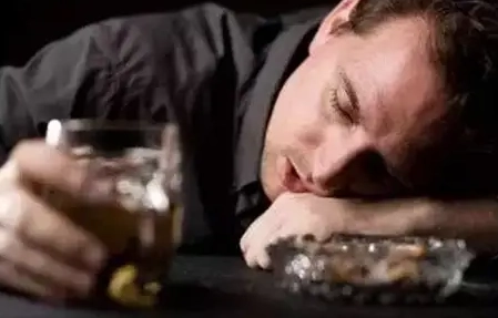 喝酒恶心按压穴位