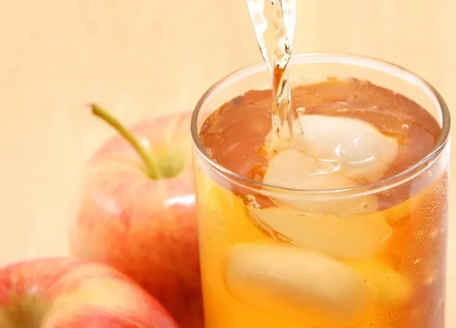 蘋果水功效與禁忌全解析：從排毒到風險一次看懂