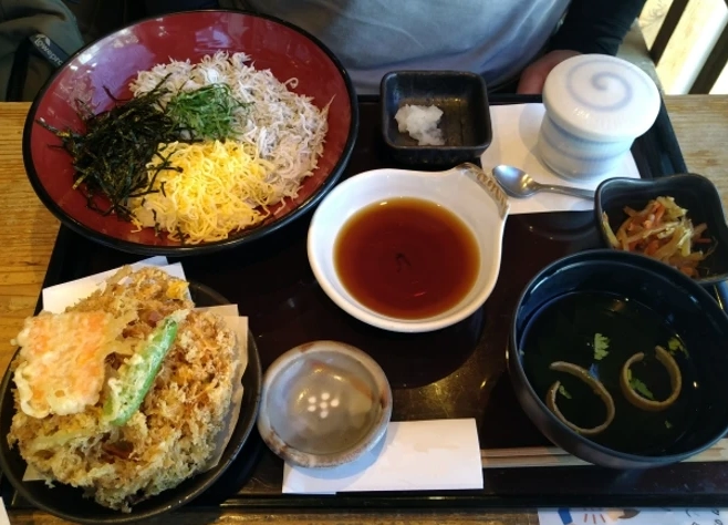 鎌倉小町通美食全攻略：必吃名店、隱藏小吃與避坑指南