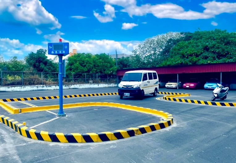 小型車職業駕照考試 小型車職業駕照考試