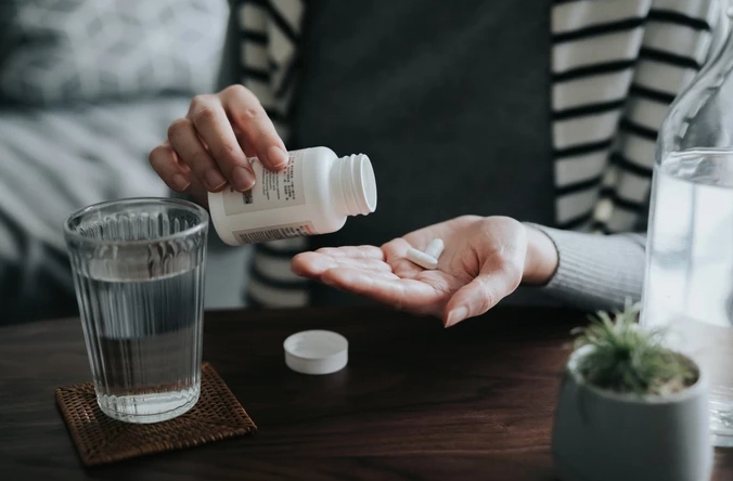 鈣片可以長期吃嗎？長期服用鈣片的完整指南與風險解析