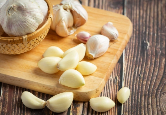 腎臟病可以吃蒜頭嗎？醫師解析飲食禁忌與安全攝取指南