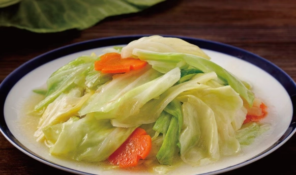 如何用高麗菜做出不無聊的減脂料理？5道私房食譜與3個關鍵技巧