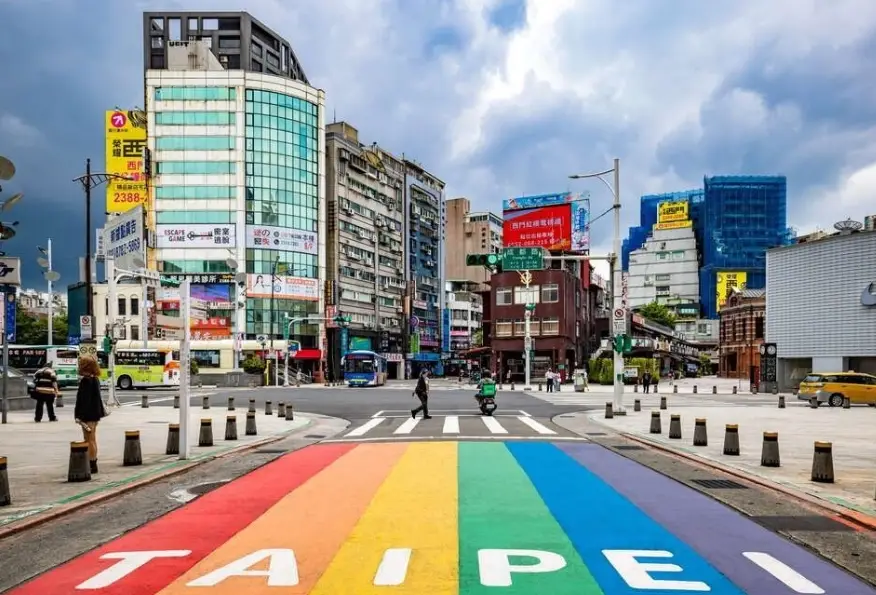 台北夜間雨天活動