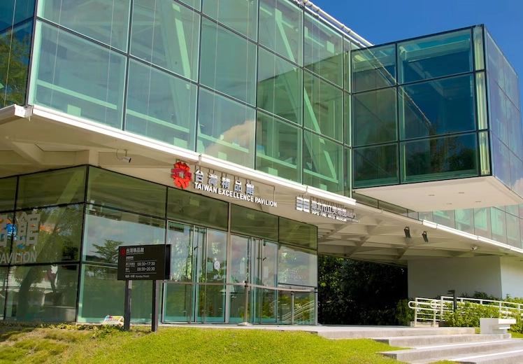 情侶約會雨天備案