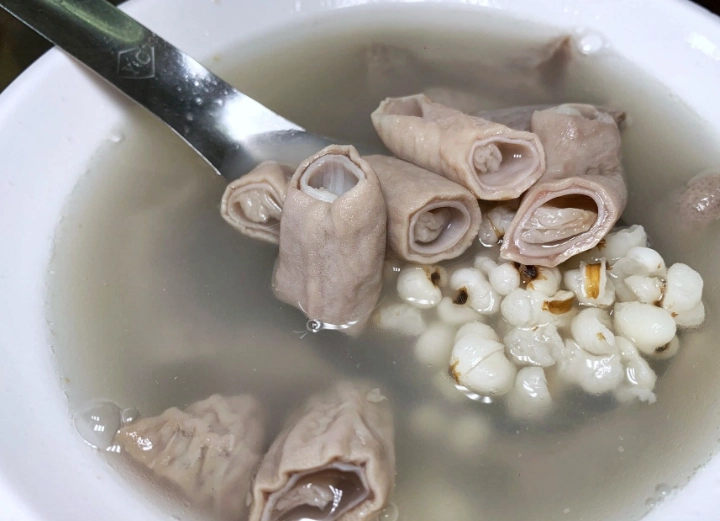 桂林夜市美食必吃指南：在地人帶路，從正餐到甜點全攻略