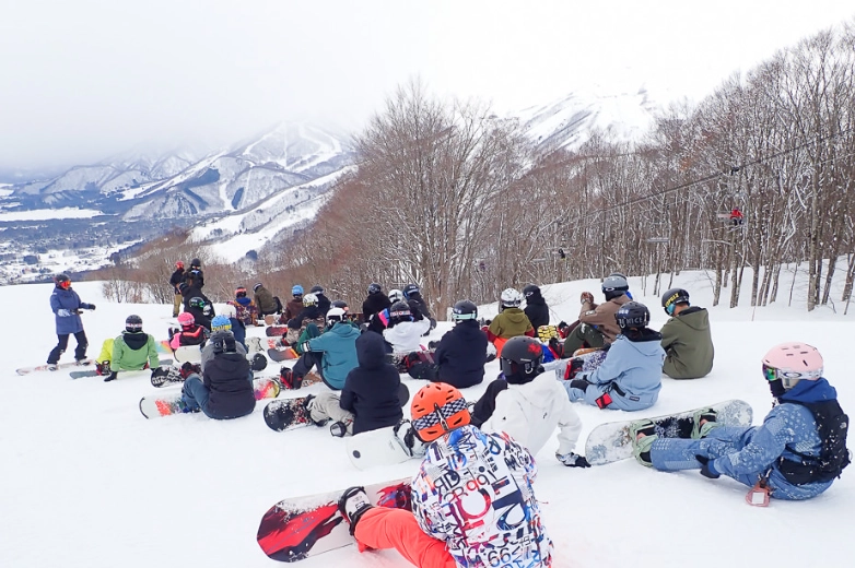 岩岳滑雪場新手攻略：第一次滑雪必看的交通、課程與雪道指南