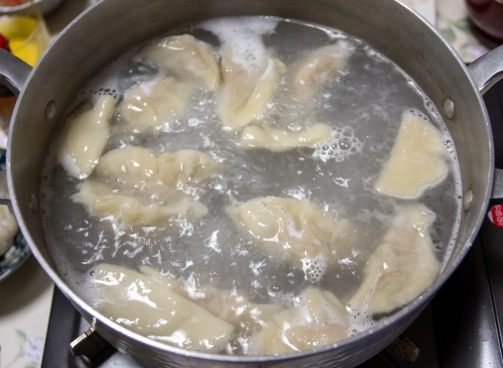 生水餃煮法全攻略：完美煮出Q彈餃皮不破的終極指南