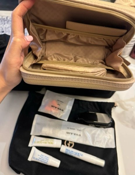 商務艙過夜包內容物