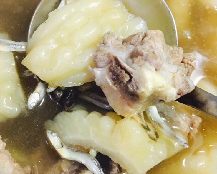 苦瓜排骨湯加料全攻略：5種食材組合讓湯頭更鮮美