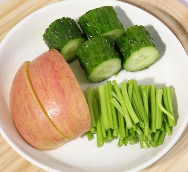 西芹蘋果汁做法