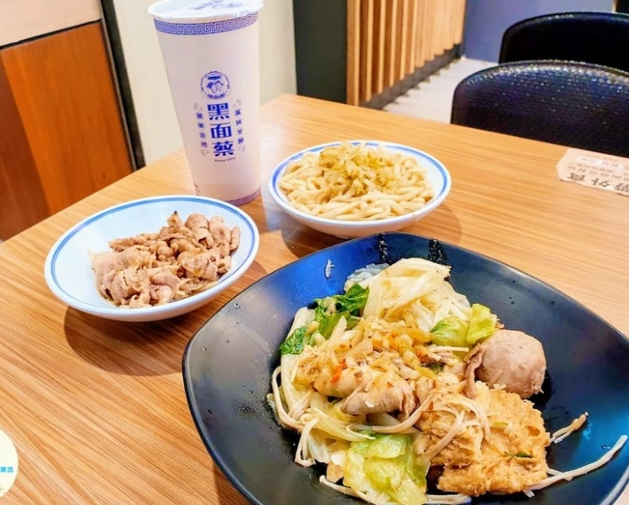 南港展覽館附近美食