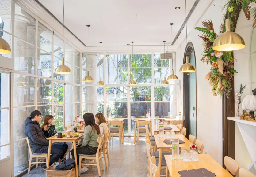 捷運紅線咖啡廳