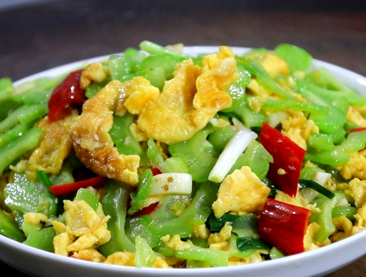 苦瓜食譜全攻略：3道必學料理與去苦味秘訣，健康美味輕鬆上桌