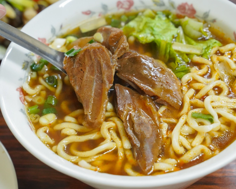 左營大路牛肉麵 左營大路牛肉麵