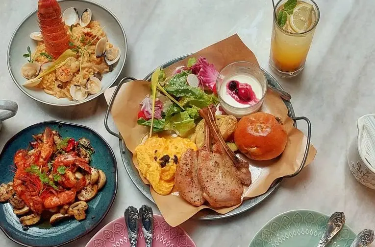 營業到凌晨的咖啡廳