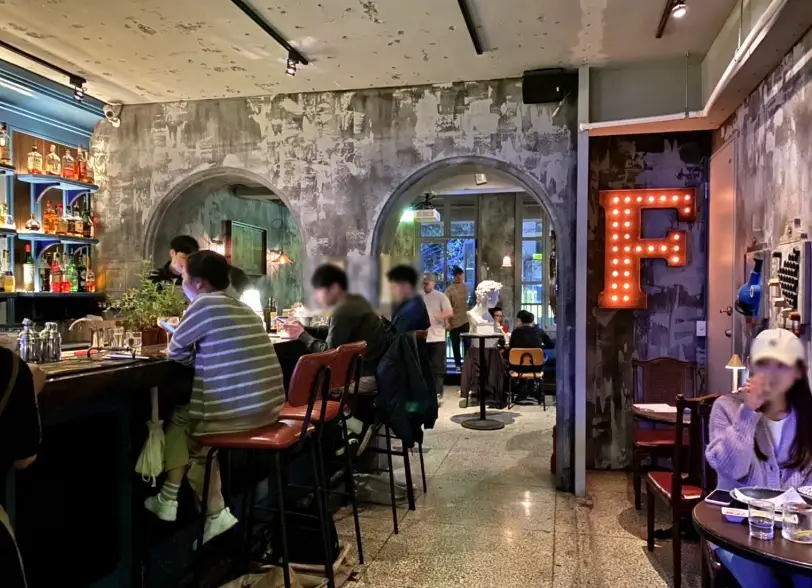 西門町酒吧推薦：風格、價格與氛圍的夜生活選擇指南