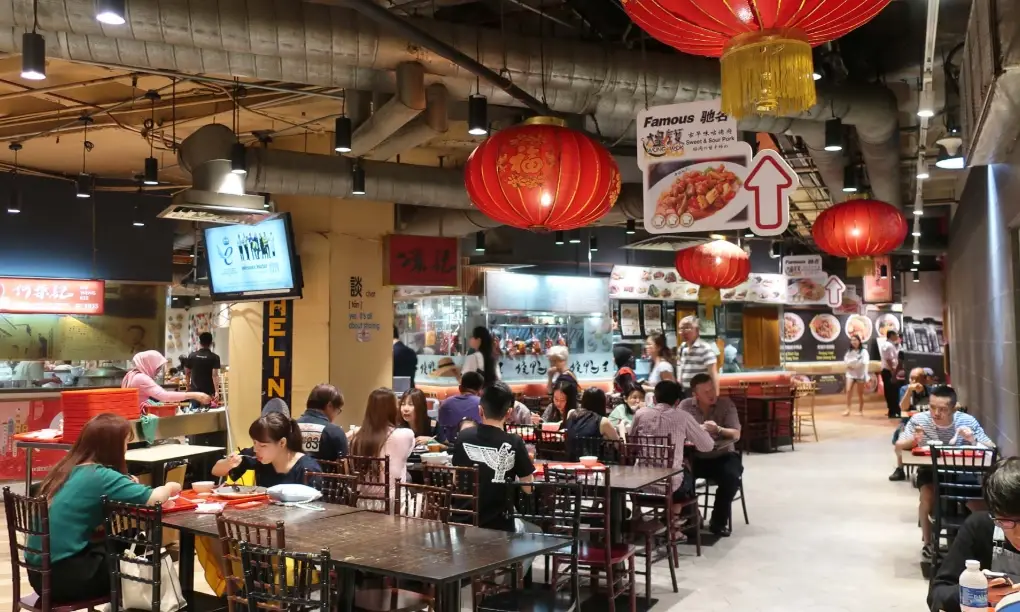 吉隆坡美食廣場必吃指南：在地人推薦的隱藏版小吃與避坑心得