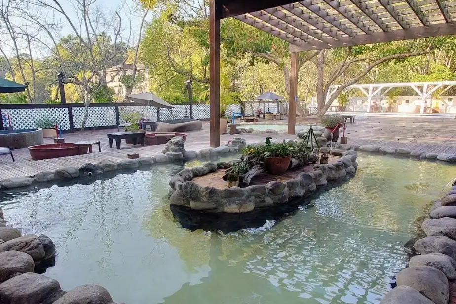 溫泉種類介紹：從泉質到療效，教你選對適合自己的湯