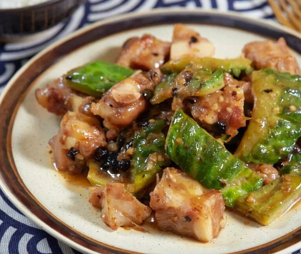 涼瓜炆排骨做法與秘訣：苦瓜不苦、排骨軟爛的關鍵