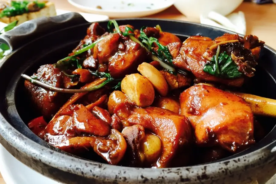 台湾必吃美食：在地人带路，夜市小吃到老店全攻略