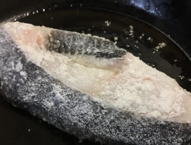 煎鯛魚粉
