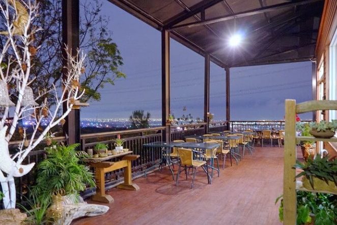 新莊咖啡廳夜景