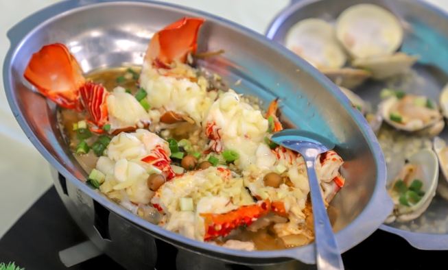 船帆石附近餐廳