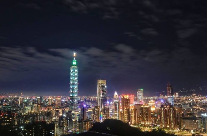 台北半夜獨自旅遊