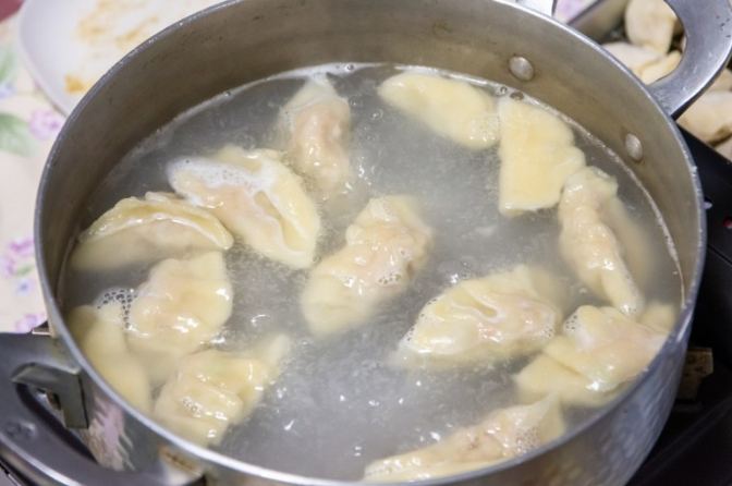 冷水煮冷凍水餃時間