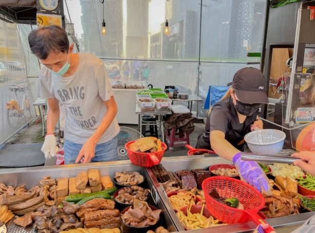 忠孝夜市美食