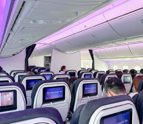 豪華經濟艙與經濟艙比較