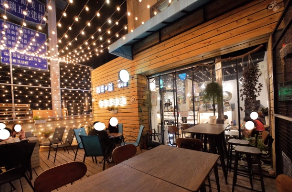 台北深夜咖啡廳