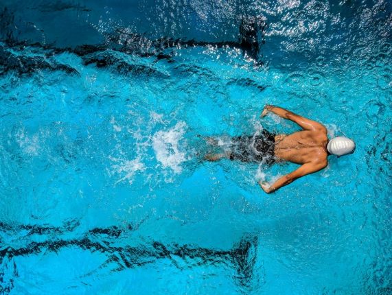 每天游泳的好处