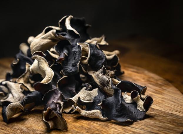 黑木耳不能一起吃