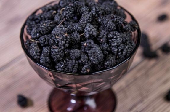 桑葚乾適合什麼人吃 桑葚乾適合什麼人吃