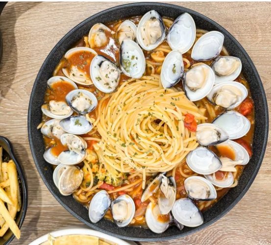 帶寵物吃義大利麵