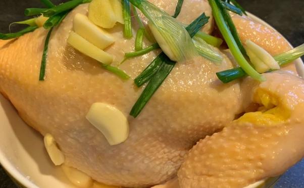 薑蔥蒸全雞做法 薑蔥蒸全雞做法