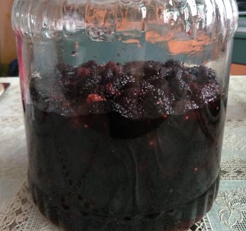 桑椹酒禁忌全解析：飲用前必知的健康風險與注意事項