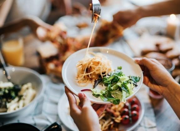 晚餐只吃肉跟菜
