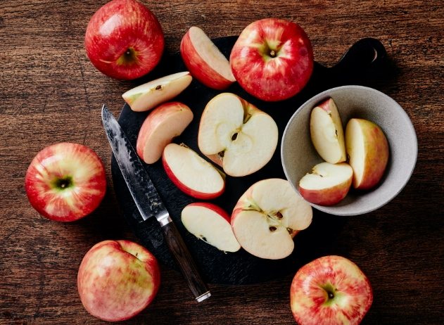 小狗吃櫻桃 小狗吃櫻桃