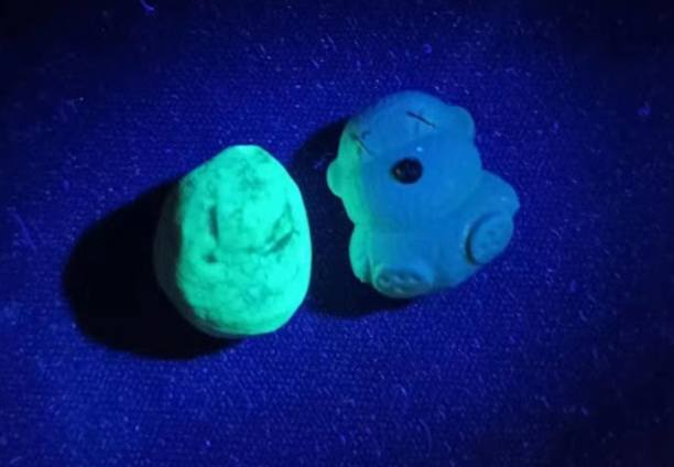 綠松石螢光反應