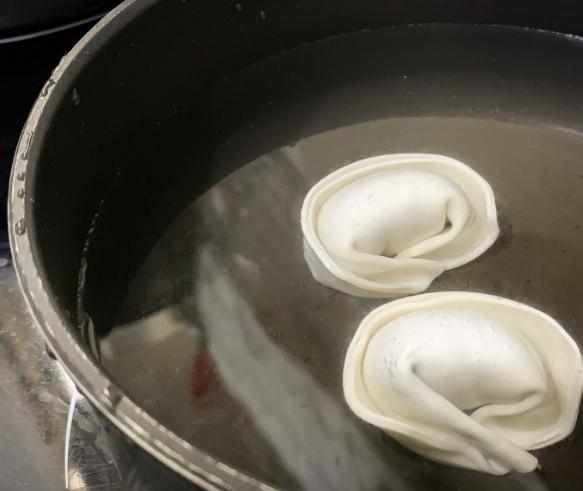 冷凍水餃冷水下鍋煮多久？完整時間指南與實用技巧