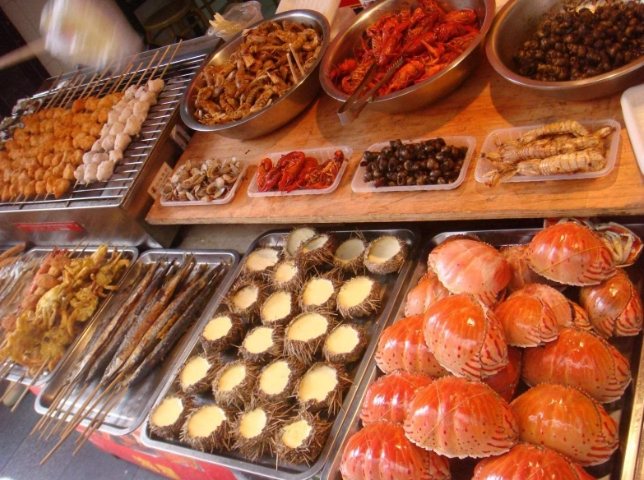 夜市美食排行榜：台灣夜市十大必吃美食推薦與完整攻略