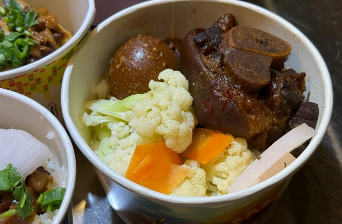 台北深夜滷肉飯