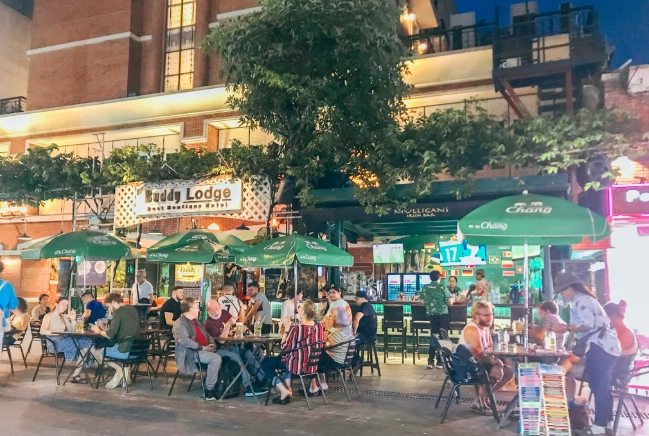 曼谷考山路夜生活