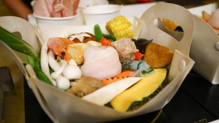 紙箱王附近餐廳